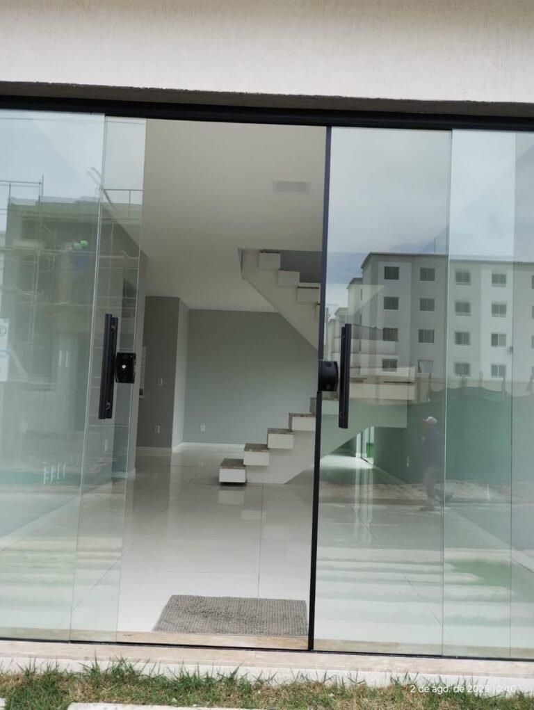 Casa de esquina no Condomínio Terra Dourada, Bairro Novo, foto 2