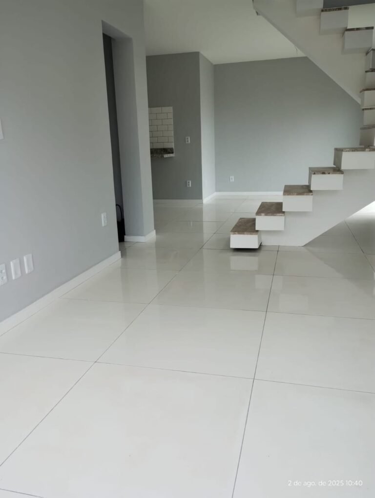 Casa de esquina no Condomínio Terra Dourada, Bairro Novo, foto 3